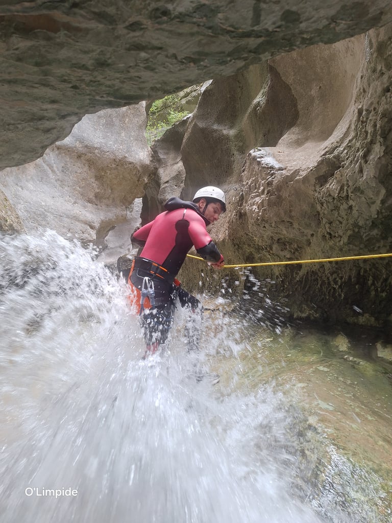 Main courrante arrosé dans le canyon du Haut-Jabron